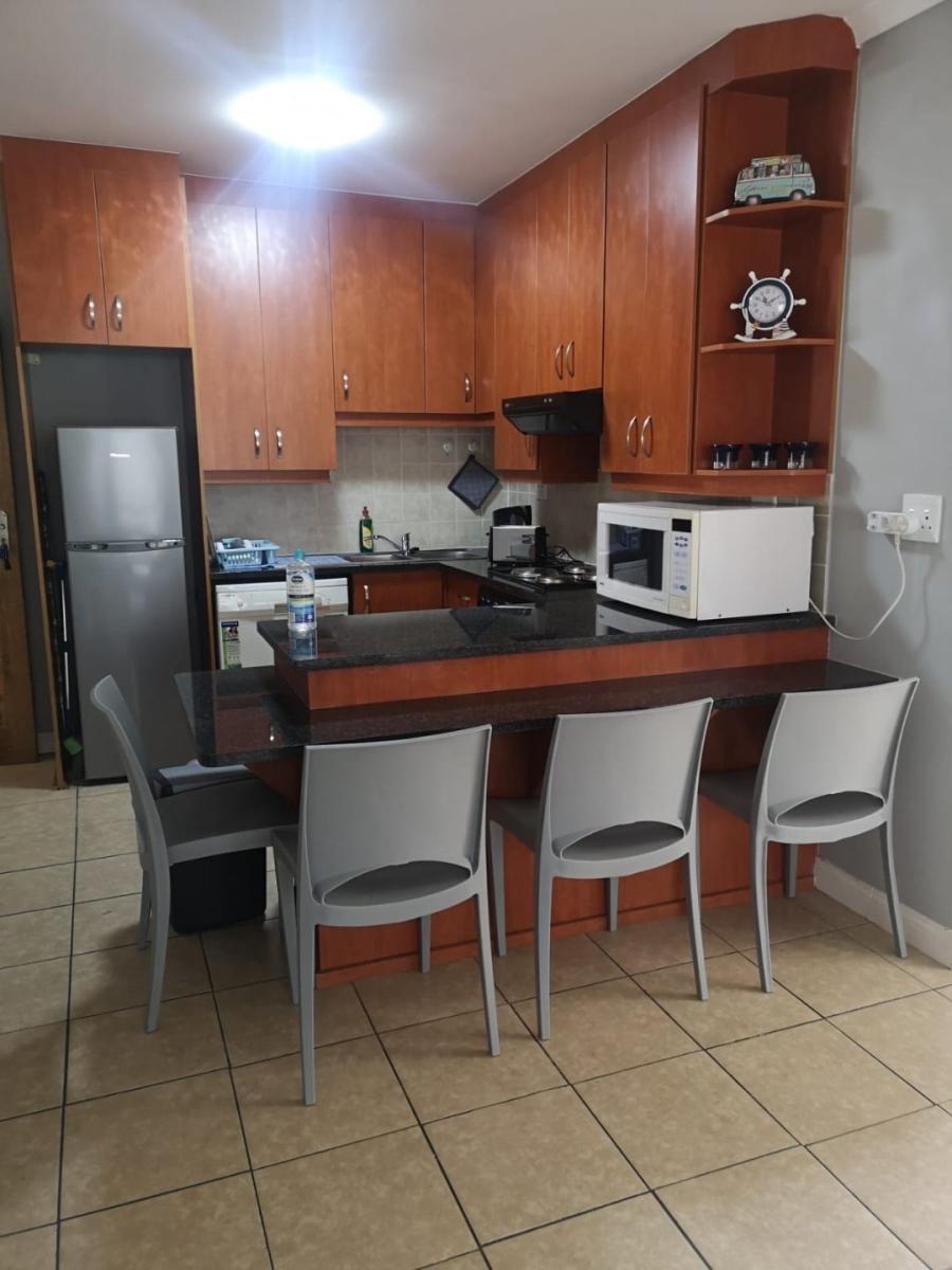 To Let 2 Bedroom Property for Rent in Wavecrest Eastern Cape